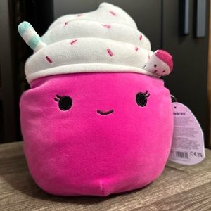 Squishmallow 8in Scented mystery bag Dragon fruit drink